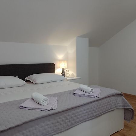 Apartments Mirna Korcula Town Luaran gambar